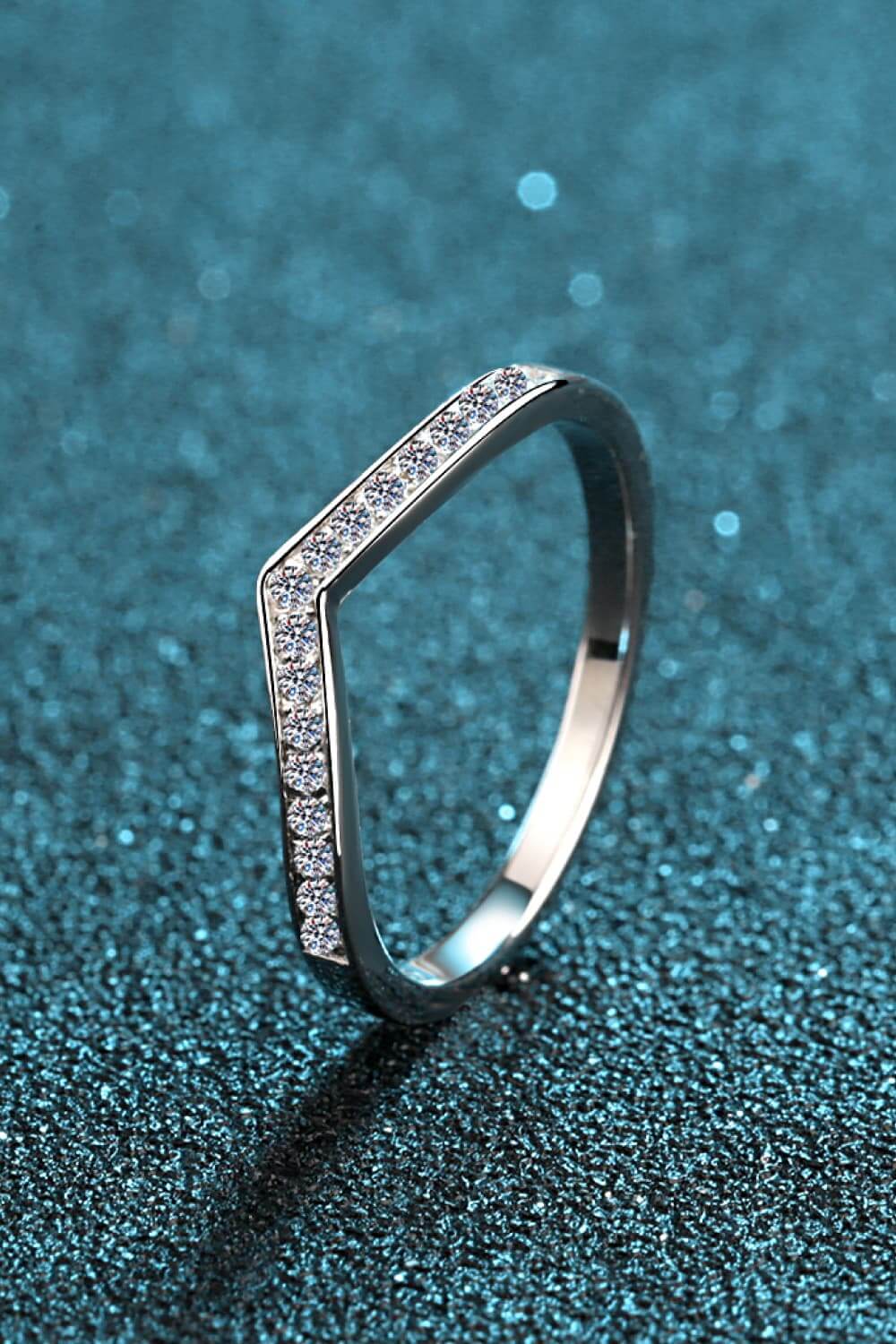 Minimalist Moissanite Rhodium-Plated Band Ring