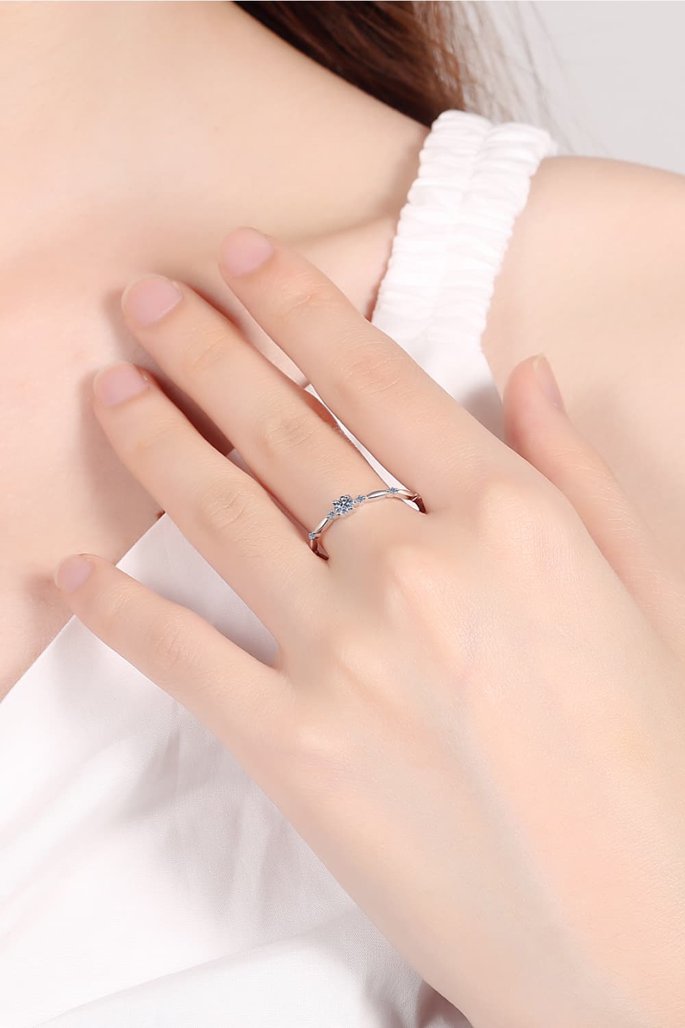 Dainty Moissanite Solitare Ring