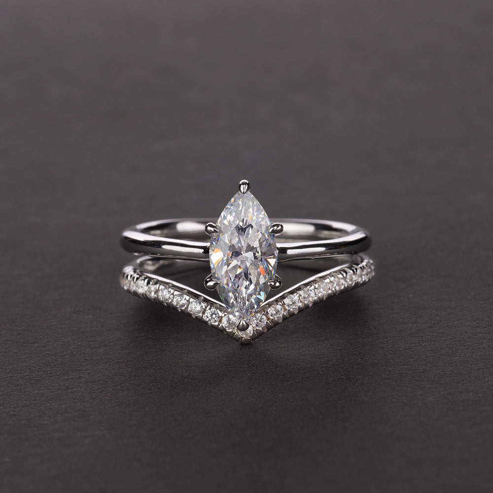 Double CZ Oval V 925 Sterling Silver Ring